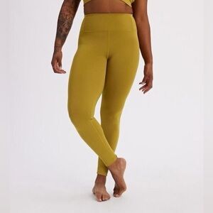 2/40 Girlfriend Collective Float High Rise Leggings - Women’s Small